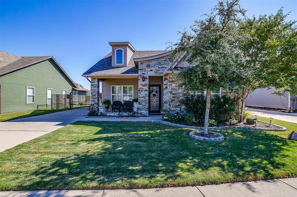 221 Tinker Trl, Burleson, TX 76028 Estately 🧡 MLS 20467938