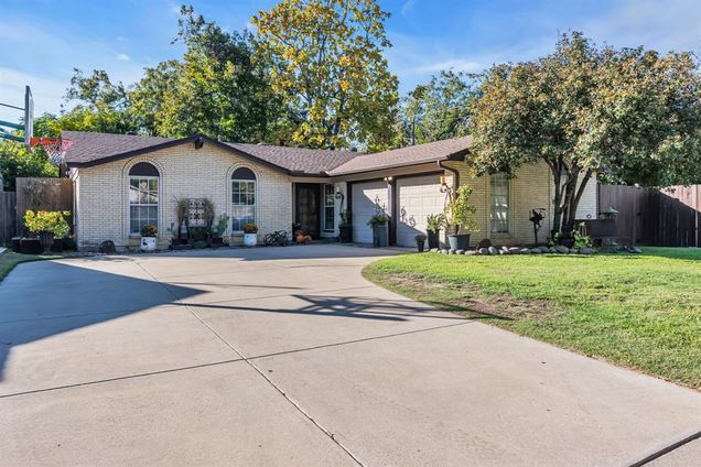 812 Belmont Street Arlington, TX House Sold - Photo 1 of 1. Opens carousel modal