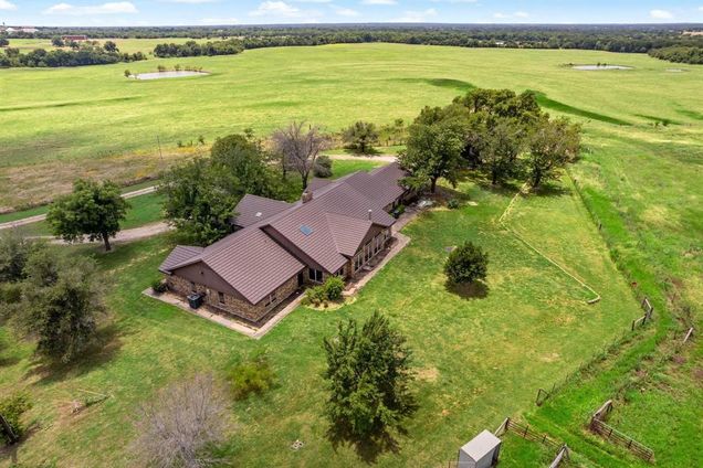 718 County Rd 3746, Wolfe City, TX 75496 | MLS# 20549402