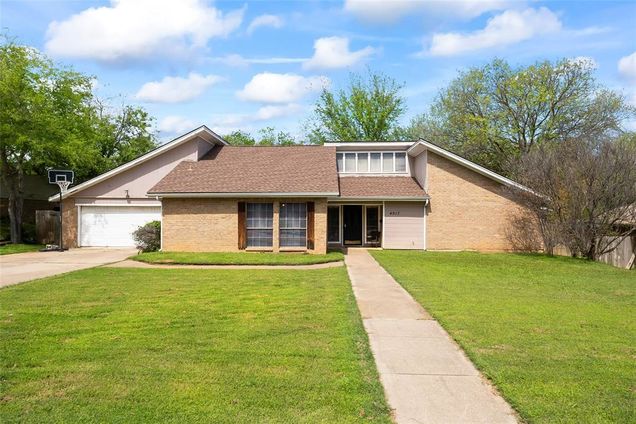 4917 Barnett Street Fort Worth, TX House Pending - Photo 1 of 23. Opens carousel modal