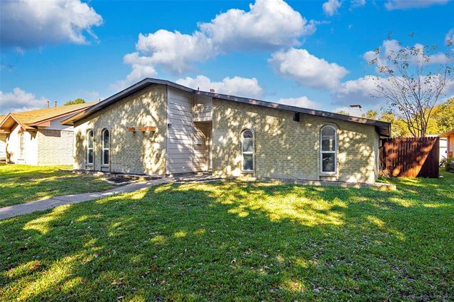 3013 Ripplewood Drive