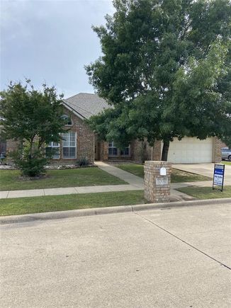 8304 Emerald Circle