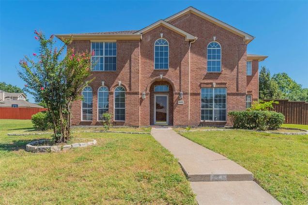 2923 Beau Drive Mesquite, TX House Active - Photo 1 of 21. Opens carousel modal