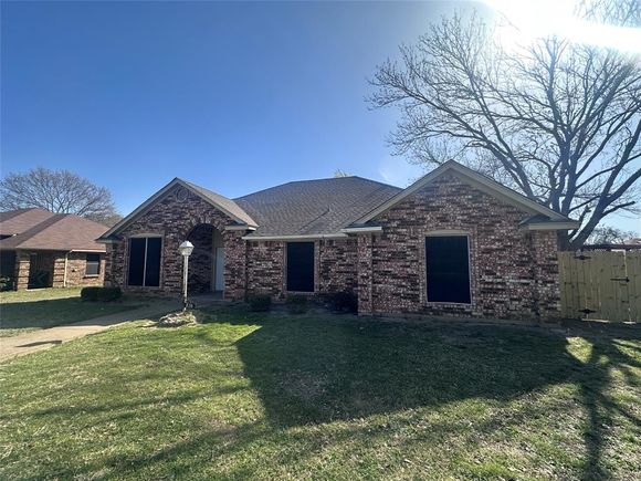 816 Desoto Drive DeSoto, TX House Contingent - Photo 1 of 20. Opens carousel modal