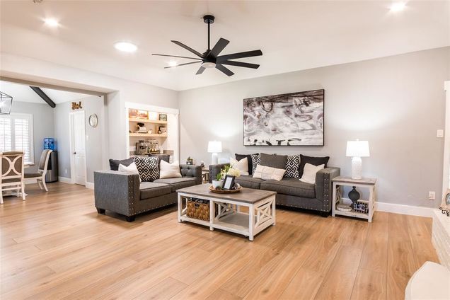 819 Meandering Way