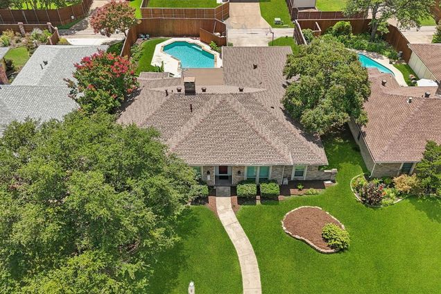 1212 Serenade Lane