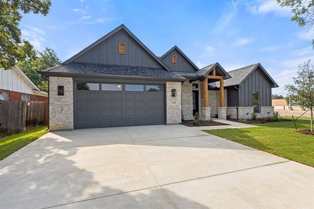 4713 South Drive Fort Worth, TX House Active - Photo 1 of 38. Opens carousel modal