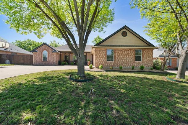 1301 Louise Lane