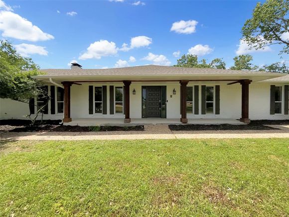 8 Woodmoor Circle