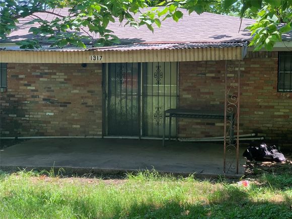 1317 W Bruton Road
