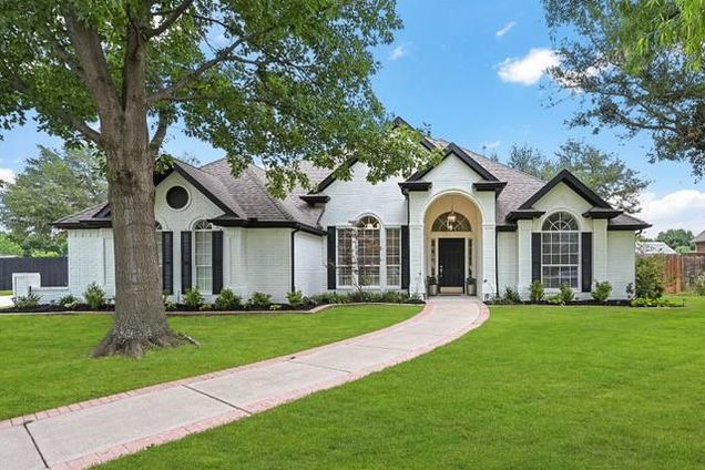 711 Saratoga Drive