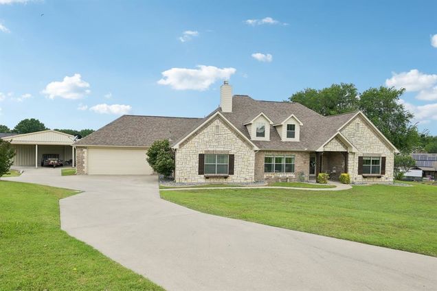 590 Norman Circle