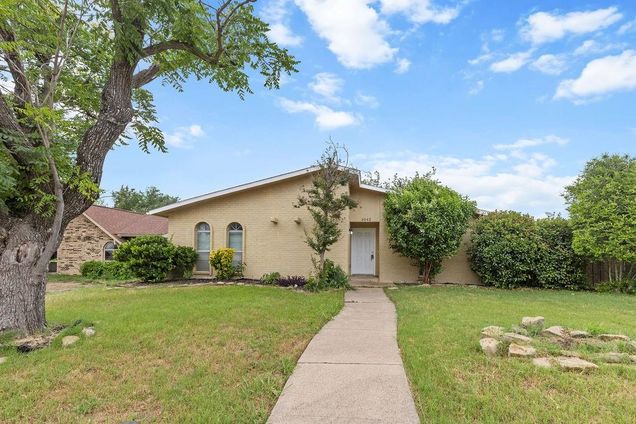3042 Ravine Trail