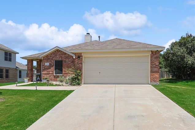 13762 Trail Stone Lane Fort Worth, TX House Active - Photo 1 of 36. Opens carousel modal
