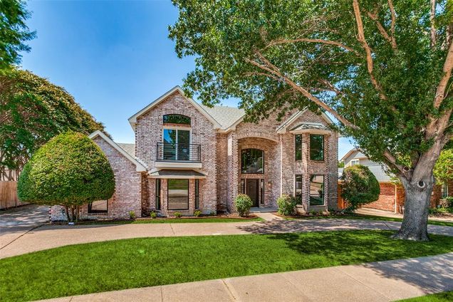 717 Sunkist Lane