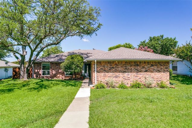 3707 Grasmere Drive Carrollton, TX House Active - Photo 1 of 27. Opens carousel modal