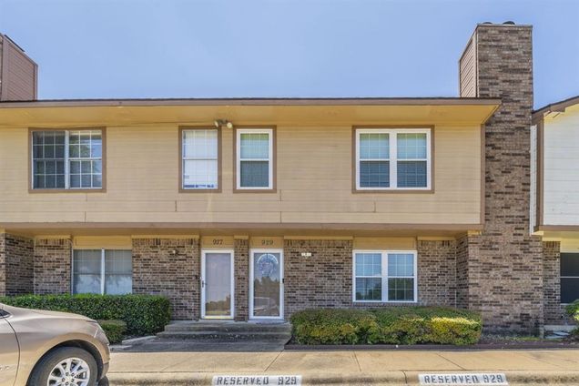 929 Vedral Place Unit 929