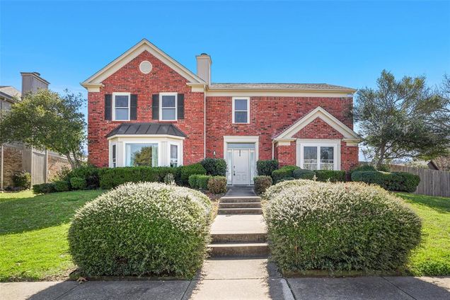 1512 La Paz Drive