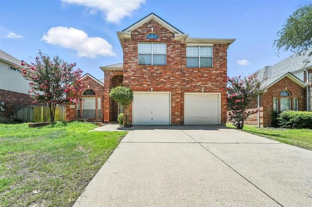 5376 Lake Chelen Drive Fort Worth, TX House Active - Photo 1 of 21. Opens carousel modal