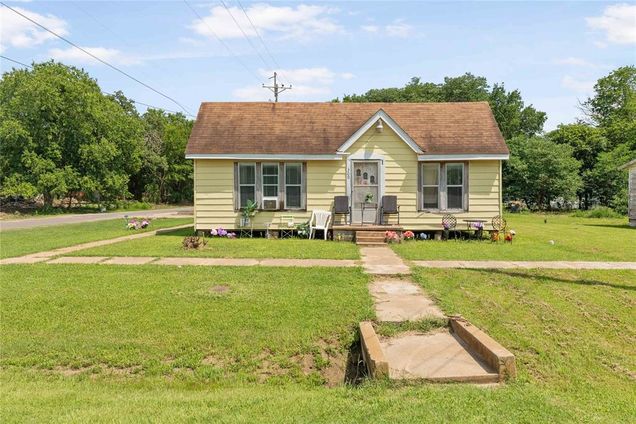 304 W Burnett Calvert, TX Multifamily Active - Photo 1 of 36. Opens carousel modal
