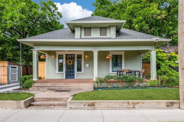 615 N Carroll Avenue Dallas, TX House Active - Photo 1 of 12. Opens carousel modal