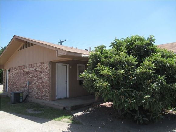 1124 N Center Street Arlington, TX Multifamily Active - Photo 1 of 12. Opens carousel modal