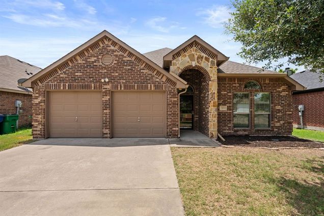 323 Creekside Way