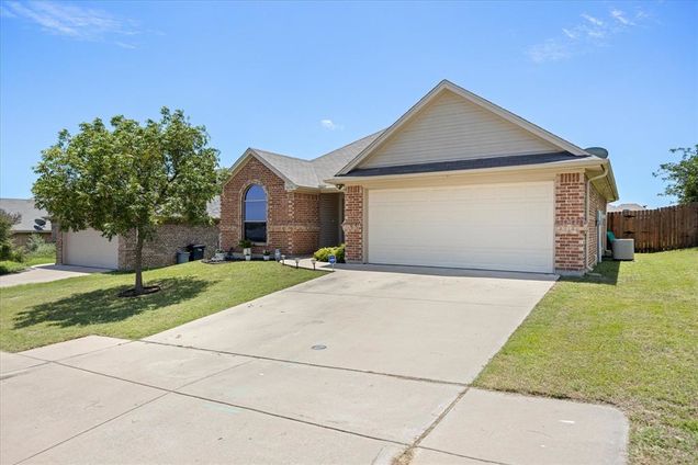 1025 Inverness Drive