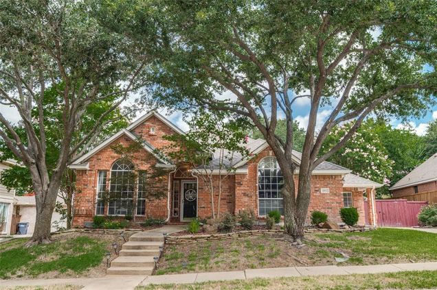 6012 Crimson Drive