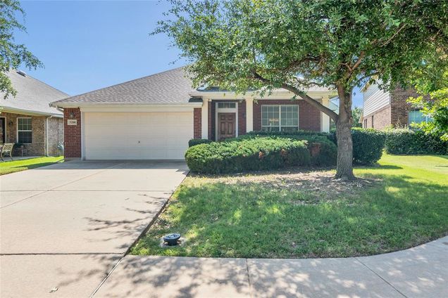 5208 Gadsden Avenue Fort Worth, TX House Active - Photo 1 of 32. Opens carousel modal
