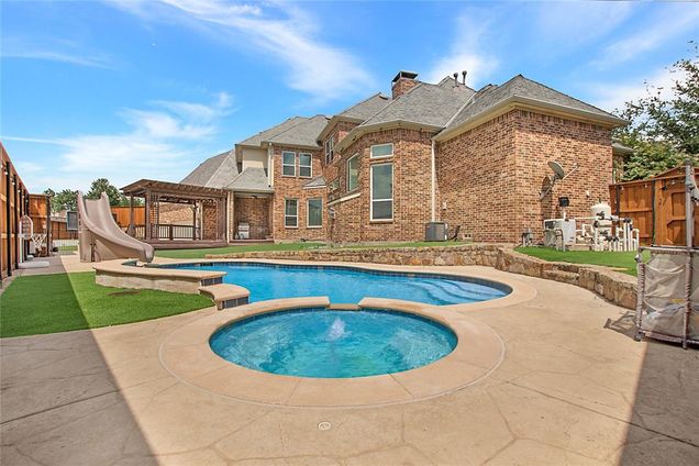 4501 Redwood Court Irving, TX House Active - Photo 1 of 40. Opens carousel modal