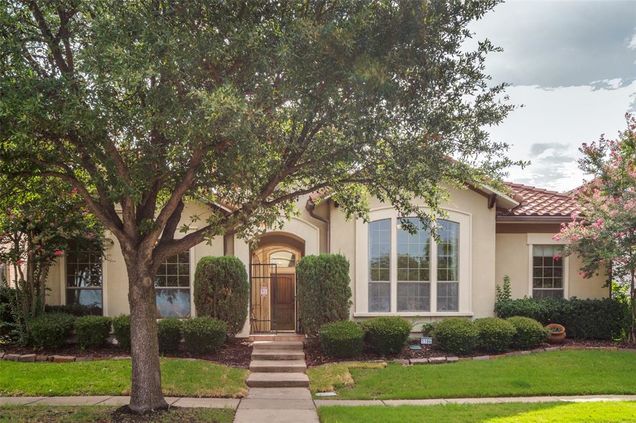1106 Camino Lago Irving, TX House Active - Photo 1 of 40. Opens carousel modal