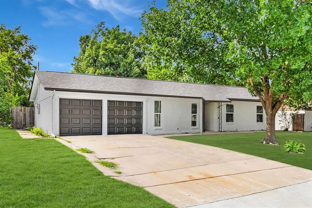 921 Keller Avenue Benbrook, TX House Active - Photo 1 of 14. Opens carousel modal