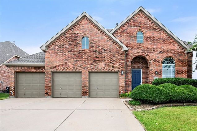 1300 Mallard Circle Mansfield, TX House Contingent - Photo 1 of 40. Opens carousel modal