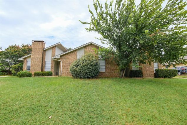 507 N Walnut Creek Drive Unit 509 Mansfield, TX Multifamily Active - Photo 1 of 15. Opens carousel modal