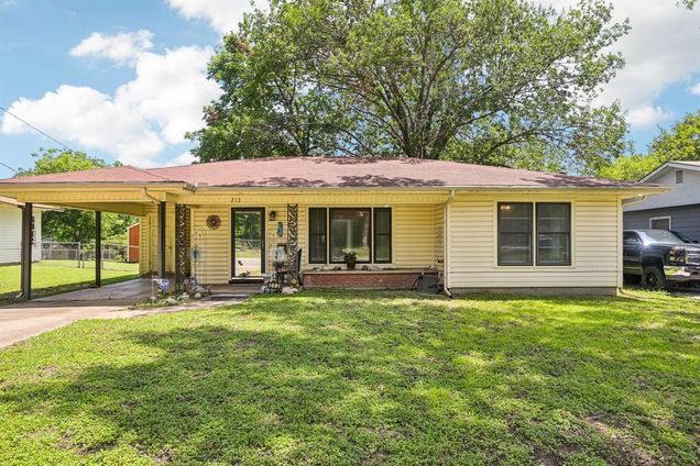 213 N 38th Street Corsicana, TX House Active - Photo 1 of 40. Opens carousel modal