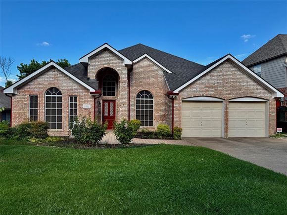 2528 Ridgewood Drive