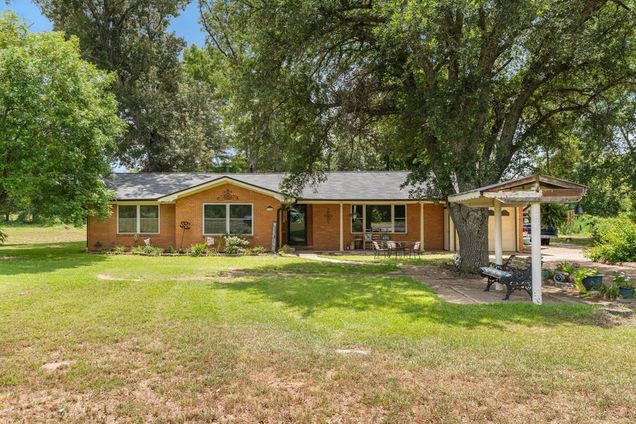1084 E Main Street