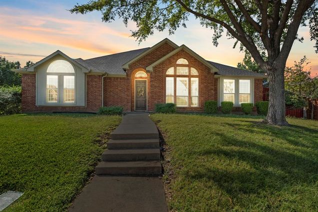 2300 Creekview