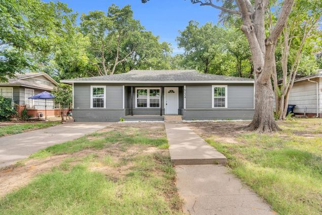 6124 Sundown Drive Fort Worth, TX House Active - Photo 1 of 26. Opens carousel modal