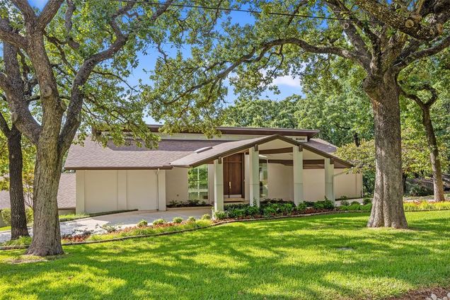 2704 Sherwood Lane