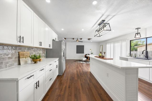 2922 Furneaux Lane Carrollton, TX House Active - Photo 1 of 29. Opens carousel modal
