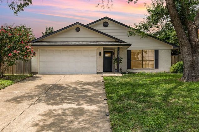 1700 Delaford Circle Carrollton, TX House Active - Photo 1 of 24. Opens carousel modal