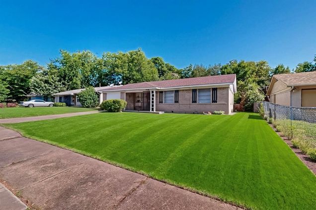 775 Ivywood Drive Dallas, TX House Active - Photo 1 of 35. Opens carousel modal