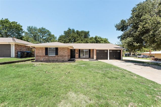 5500 Whitman Avenue Fort Worth, TX House Active - Photo 1 of 16. Opens carousel modal