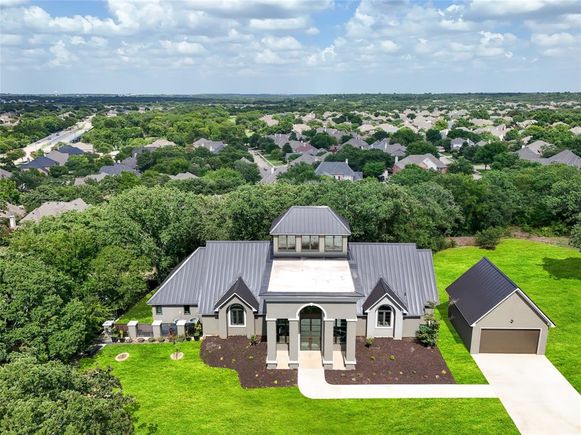 9204 Indian Knoll Trail