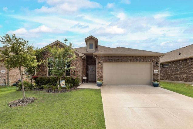 15809 Culford Lane Fort Worth, TX House Active - Photo 1 of 27. Opens carousel modal