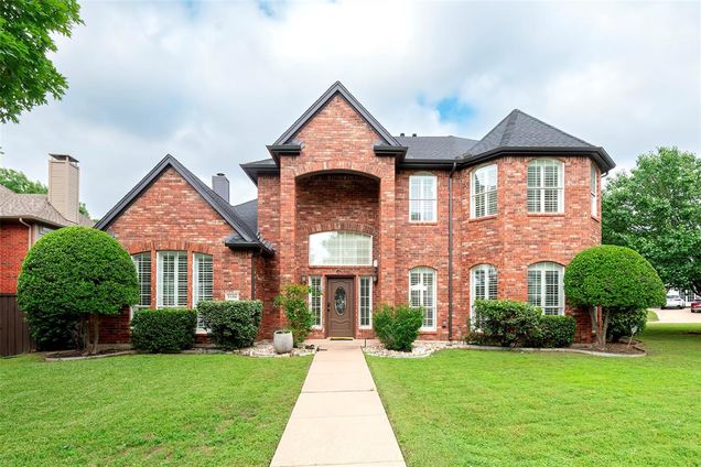 7100 Oakbrook Drive Plano, TX House Active - Photo 1 of 40. Opens carousel modal