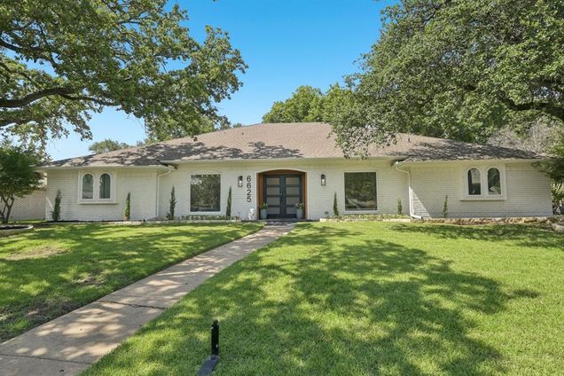 6625 Rolling Vista Drive