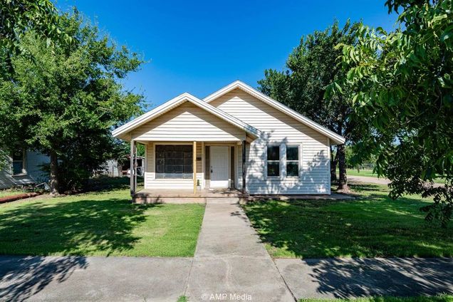 802 S Anson Street Stamford, TX House Active - Photo 1 of 16. Opens carousel modal